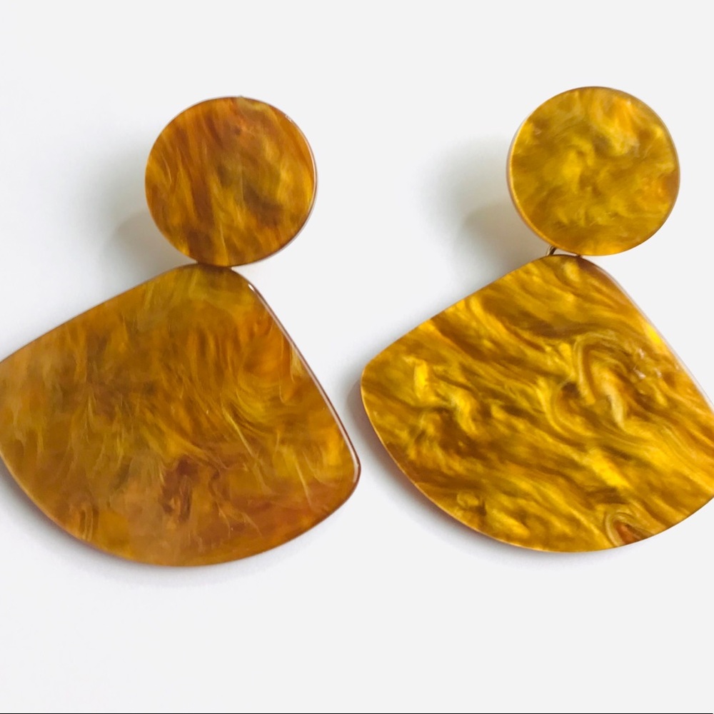 Zara tan statement earrings - Picture 2 of 8